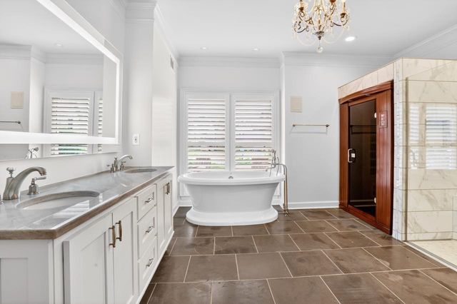 8875 STONE FARM CIR, Germantown, TN 38138