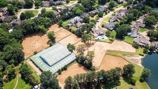 8875 STONE FARM CIR, Germantown, TN 38138