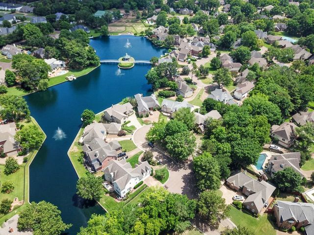 8875 STONE FARM CIR, Germantown, TN 38138