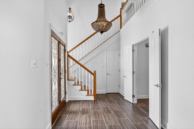 8875 STONE FARM CIR, Germantown, TN 38138