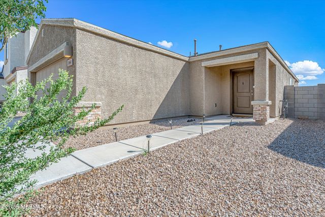 5980 S Antrim Loop, Tucson, AZ 85706