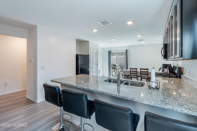 5980 S Antrim Loop, Tucson, AZ 85706
