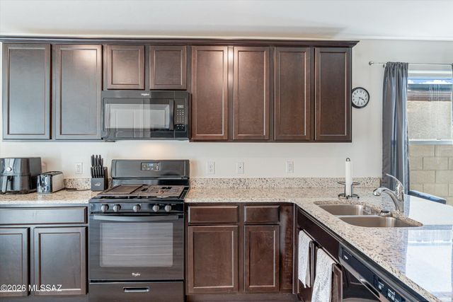 5980 S Antrim Loop, Tucson, AZ 85706