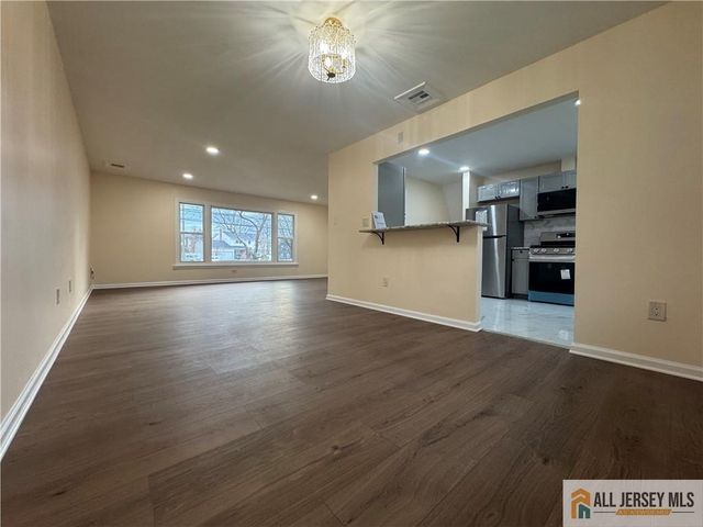 1868 Oak Tree Road, Edison, NJ 08820