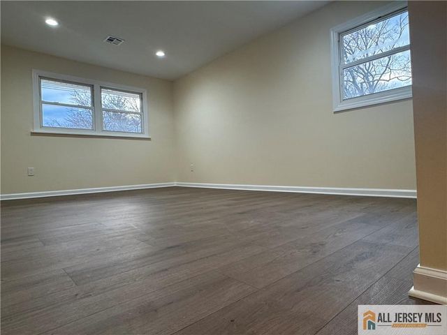 1868 Oak Tree Road, Edison, NJ 08820