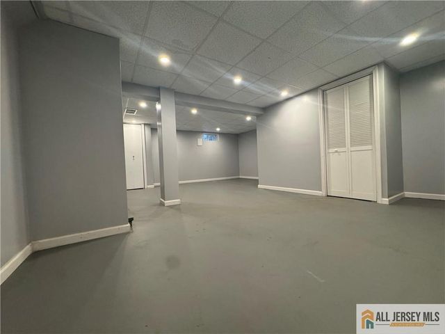 1868 Oak Tree Road, Edison, NJ 08820