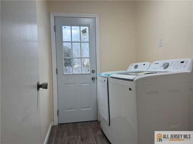 1868 Oak Tree Road, Edison, NJ 08820