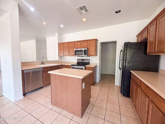 28984 N AGAVE Road, San Tan Valley, AZ 85143