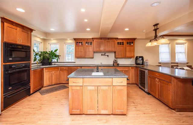 7420 Woodside Dr, Citrus Heights, CA 95621