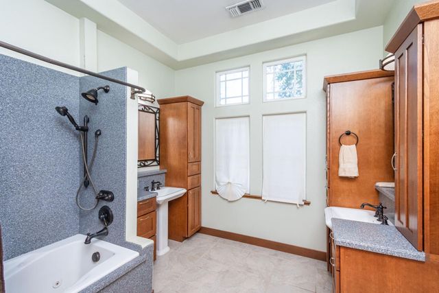 7420 Woodside Dr, Citrus Heights, CA 95621