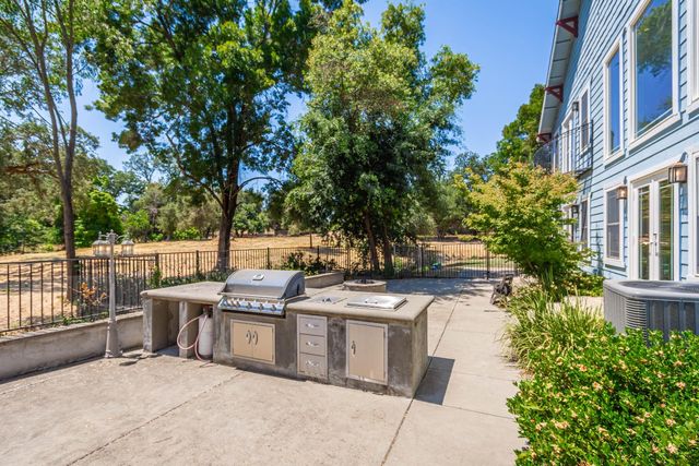 7420 Woodside Dr, Citrus Heights, CA 95621