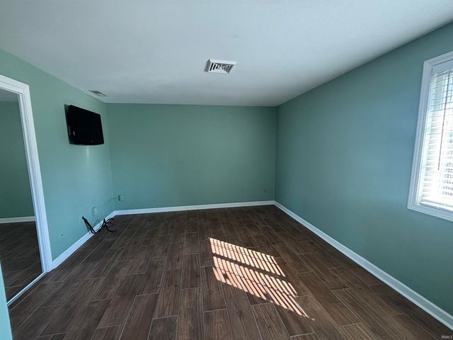 1310 Culbertson Court, Auburn, IN 46706