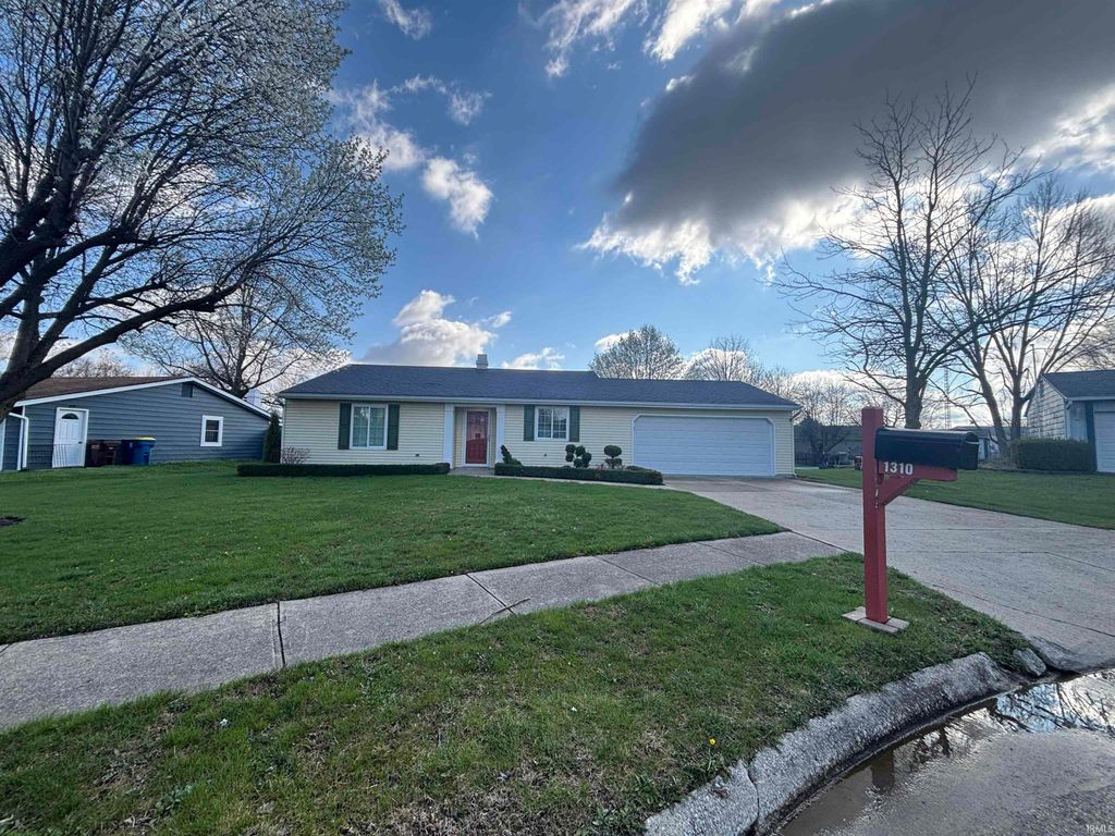 1310 Culbertson Court, Auburn, IN 46706
