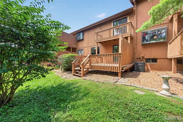 2074 Duclair Parkway, St Charles, MO 63304