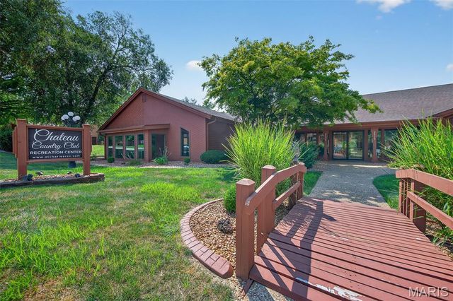 2074 Duclair Parkway, St Charles, MO 63304