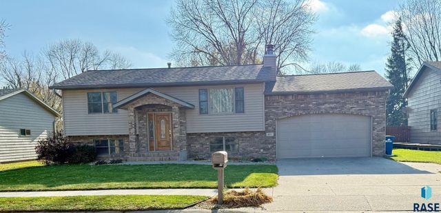 605 E 14th Ave Avenue, Mitchell, SD 57301