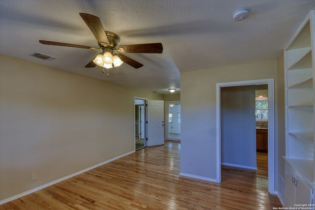 255 Gilbert Lane, San Antonio, TX 78213