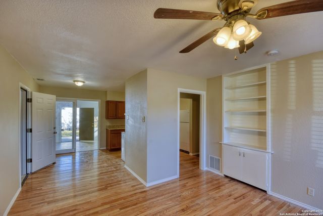 255 Gilbert Lane, San Antonio, TX 78213