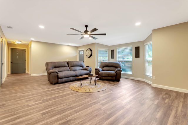 982 Waco Boulevard SE, Palm Bay, FL 32909