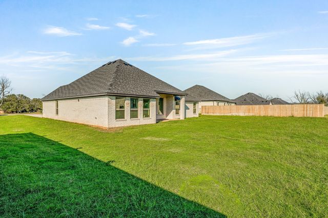 2160 Middlewood Circle, Granbury, TX 76049