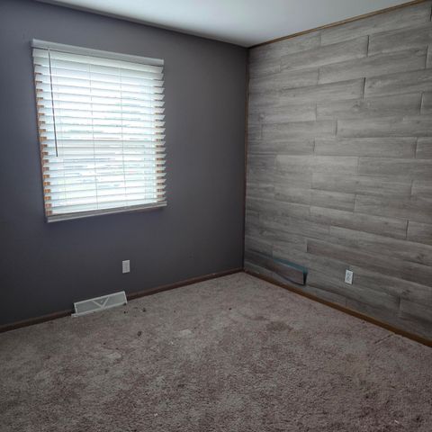 1558 W 99th Avenue, Crown Point, IN 46307