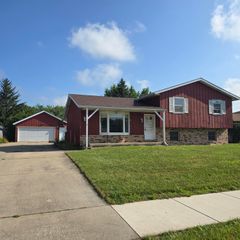 1558 W 99th Avenue, Crown Point, IN 46307