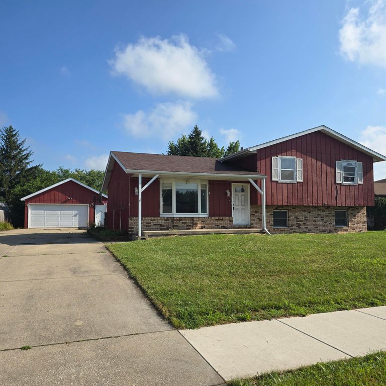 1558 W 99th Avenue, Crown Point, IN 46307