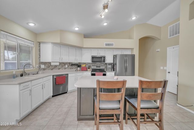 2343 E KEMPTON Road, Chandler, AZ 85225
