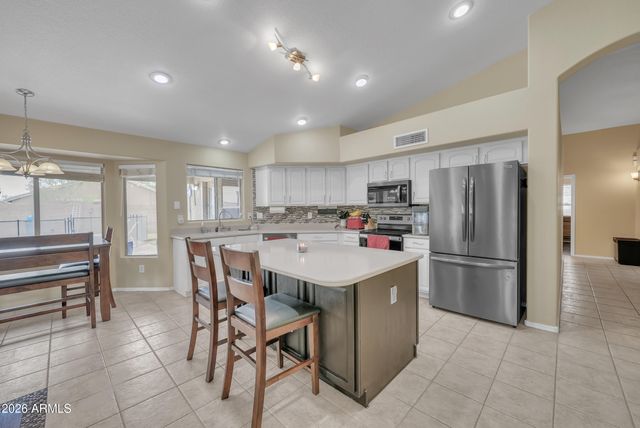 2343 E KEMPTON Road, Chandler, AZ 85225