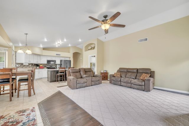 2343 E KEMPTON Road, Chandler, AZ 85225