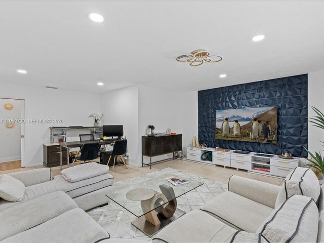 1113 N 46th Ter, Hollywood, FL 33021