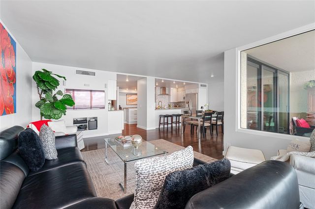 5700 MARINER STREET 304, Tampa, FL 33609