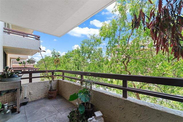 5700 MARINER STREET 304, Tampa, FL 33609