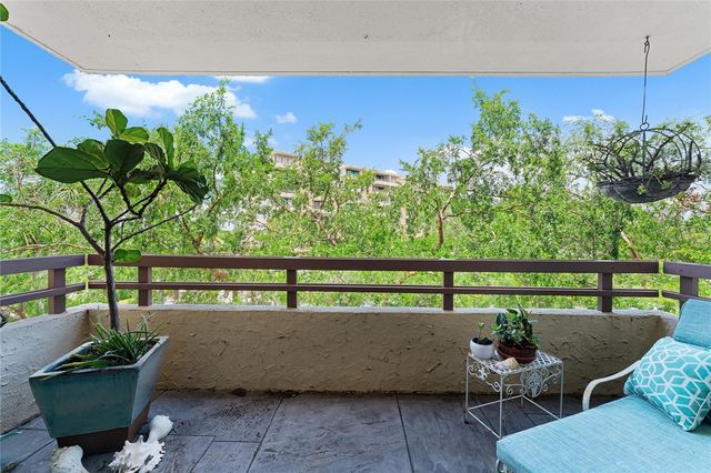 5700 MARINER STREET 304, Tampa, FL 33609