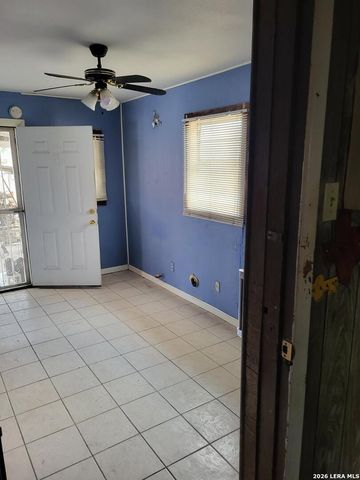 326 S San Joaquin AVE, San Antonio, TX 78237