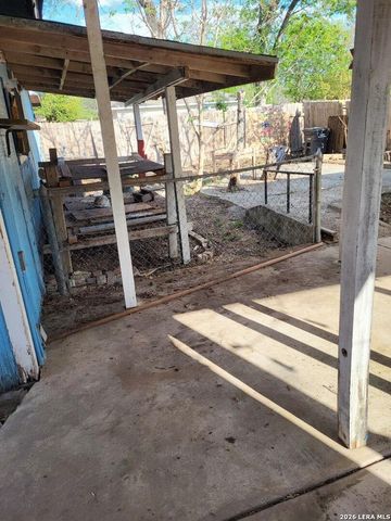 326 S San Joaquin AVE, San Antonio, TX 78237