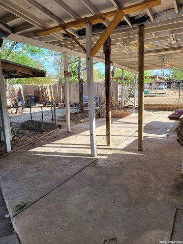 326 S San Joaquin AVE, San Antonio, TX 78237