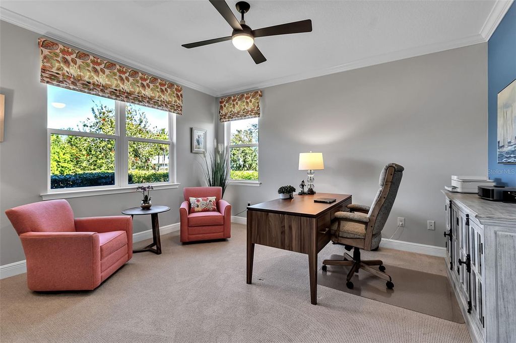 Image 11 of property listing at 5649 LONG SHORE LOOP, Sarasota, FL 34238