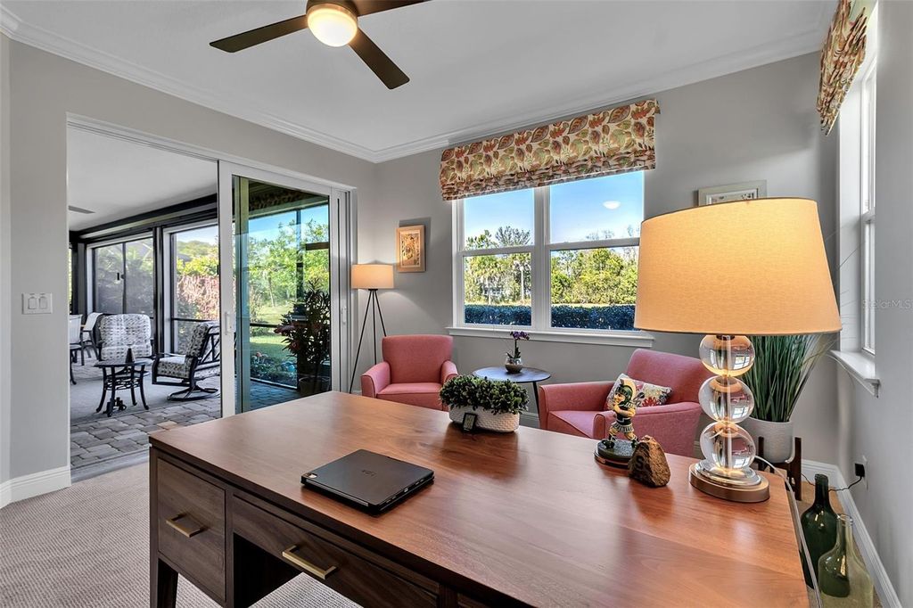 Image 12 of property listing at 5649 LONG SHORE LOOP, Sarasota, FL 34238