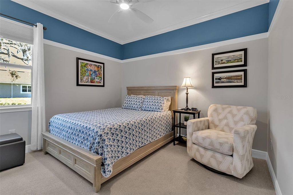 Image 13 of property listing at 5649 LONG SHORE LOOP, Sarasota, FL 34238