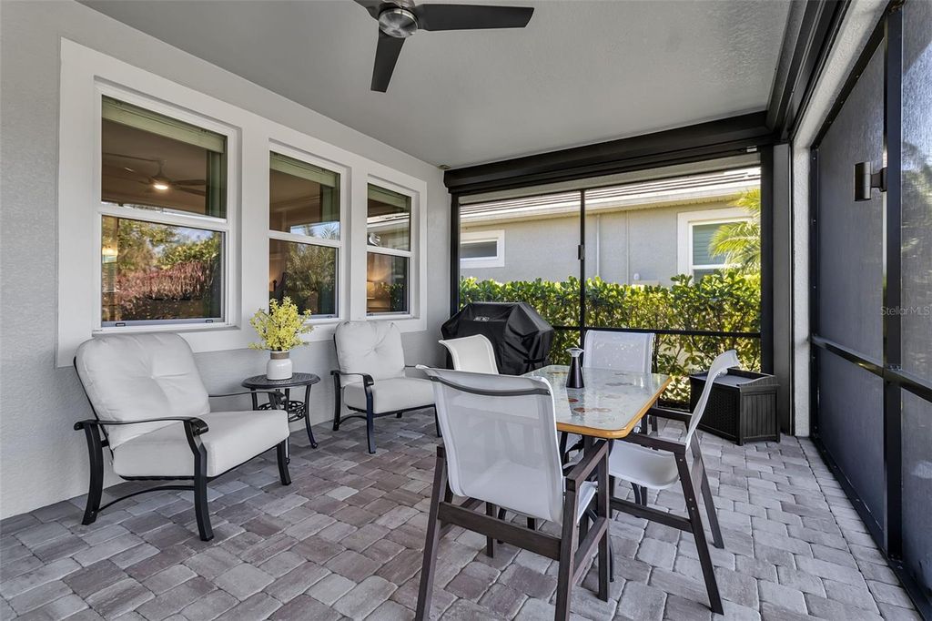 Image 26 of property listing at 5649 LONG SHORE LOOP, Sarasota, FL 34238