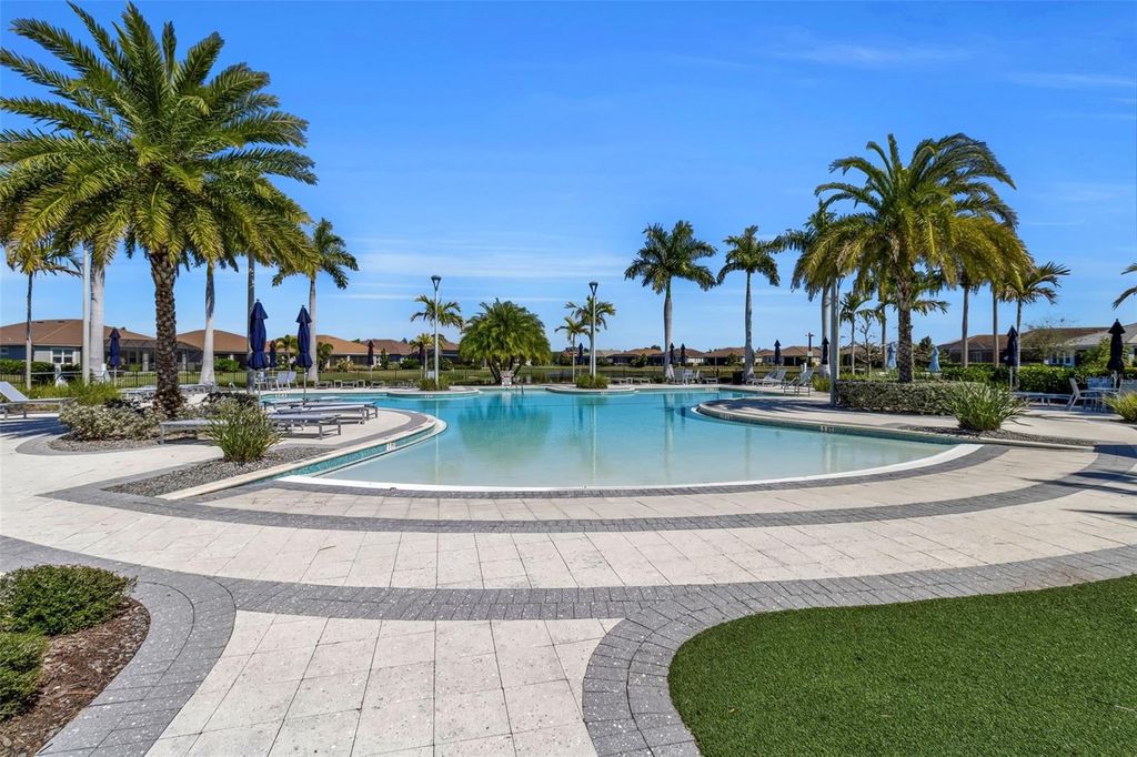 Image 33 of property listing at 5649 LONG SHORE LOOP, Sarasota, FL 34238