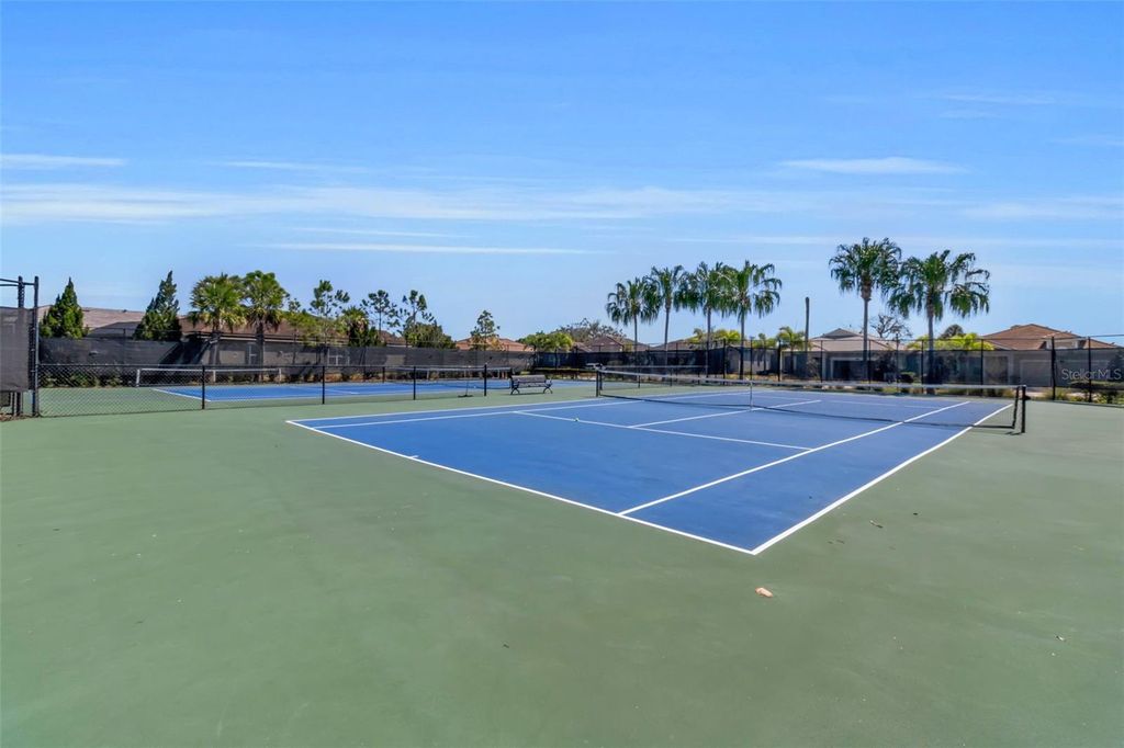 Image 38 of property listing at 5649 LONG SHORE LOOP, Sarasota, FL 34238