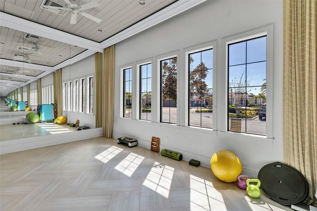 Image 46 of property listing at 5649 LONG SHORE LOOP, Sarasota, FL 34238