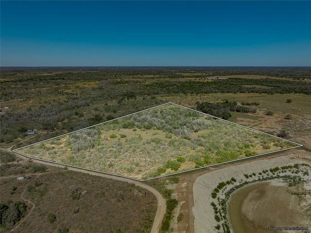 000 County Road 456, Waelder, TX 78959