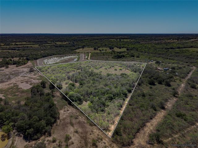 000 County Road 456, Waelder, TX 78959