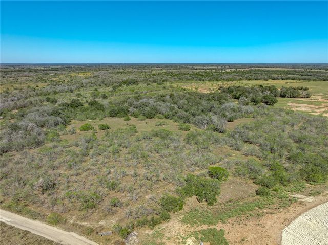 000 County Road 456, Waelder, TX 78959