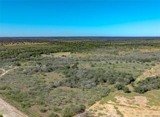 000 County Road 456, Waelder, TX 78959