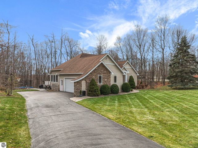 1257 S Ridge Court, Traverse City, MI 49696