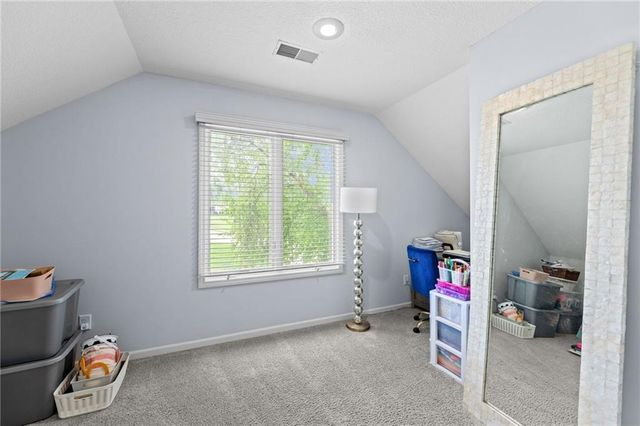 3320 N 128th Street, Kansas City, KS 66109